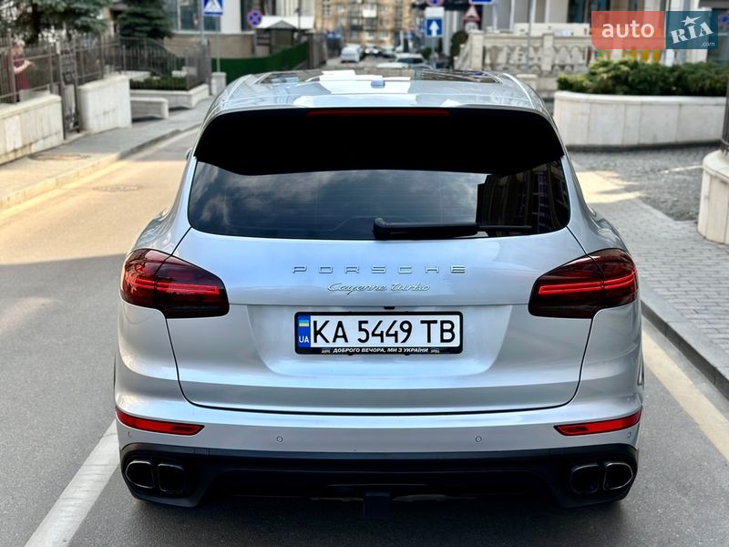 Позашляховик / Кросовер Porsche Cayenne 2015 в Києві