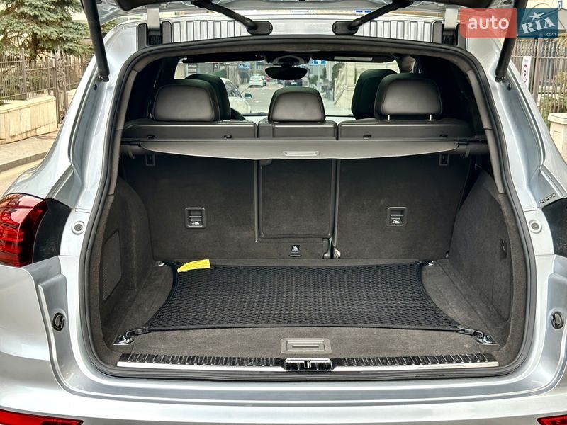 Позашляховик / Кросовер Porsche Cayenne 2015 в Києві