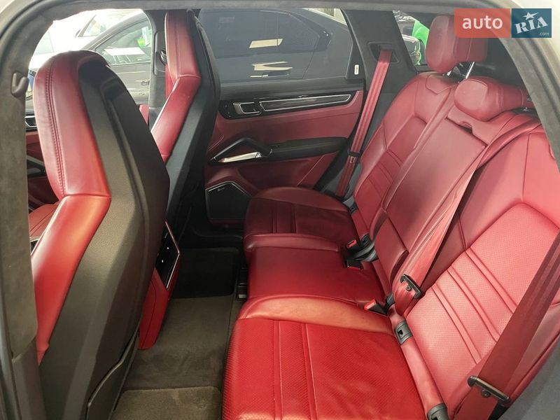 Позашляховик / Кросовер Porsche Cayenne 2019 в Києві