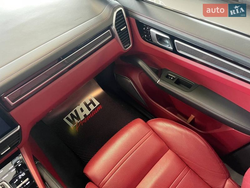 Позашляховик / Кросовер Porsche Cayenne 2019 в Києві