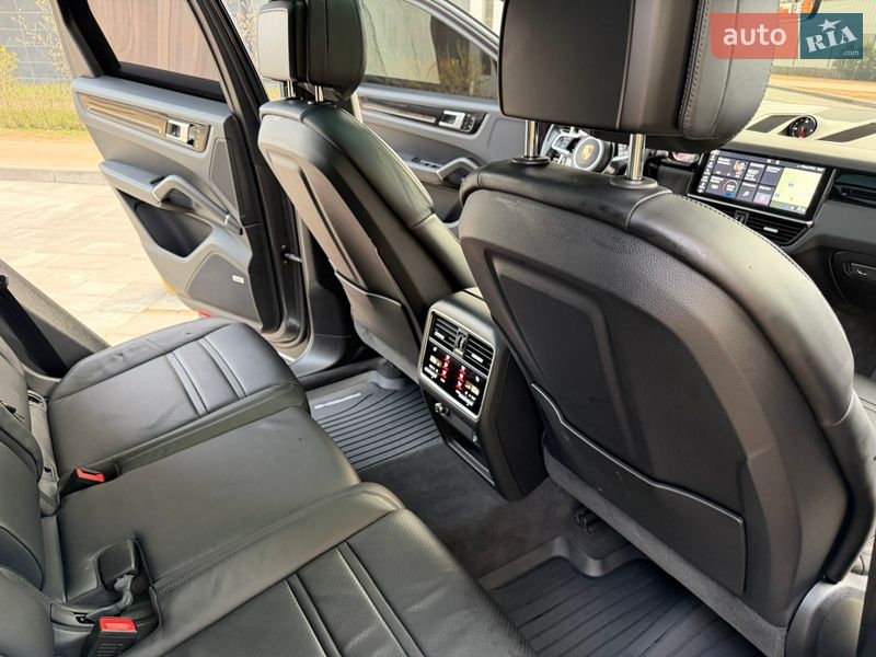 Позашляховик / Кросовер Porsche Cayenne 2020 в Києві