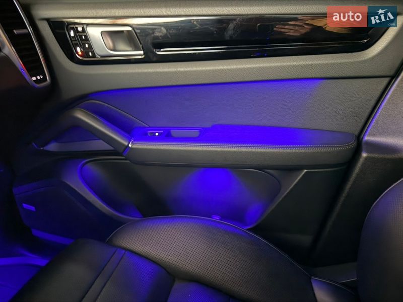 Позашляховик / Кросовер Porsche Cayenne 2020 в Києві