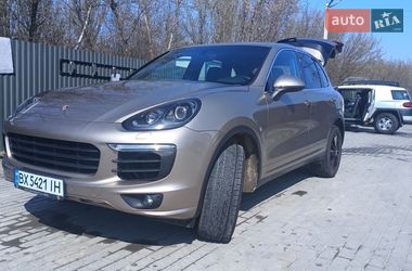 Внедорожник / Кроссовер Porsche Cayenne 2015 в Каменец-Подольском