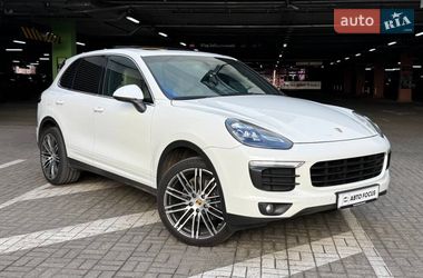 Внедорожник / Кроссовер Porsche Cayenne 2015 в Киеве