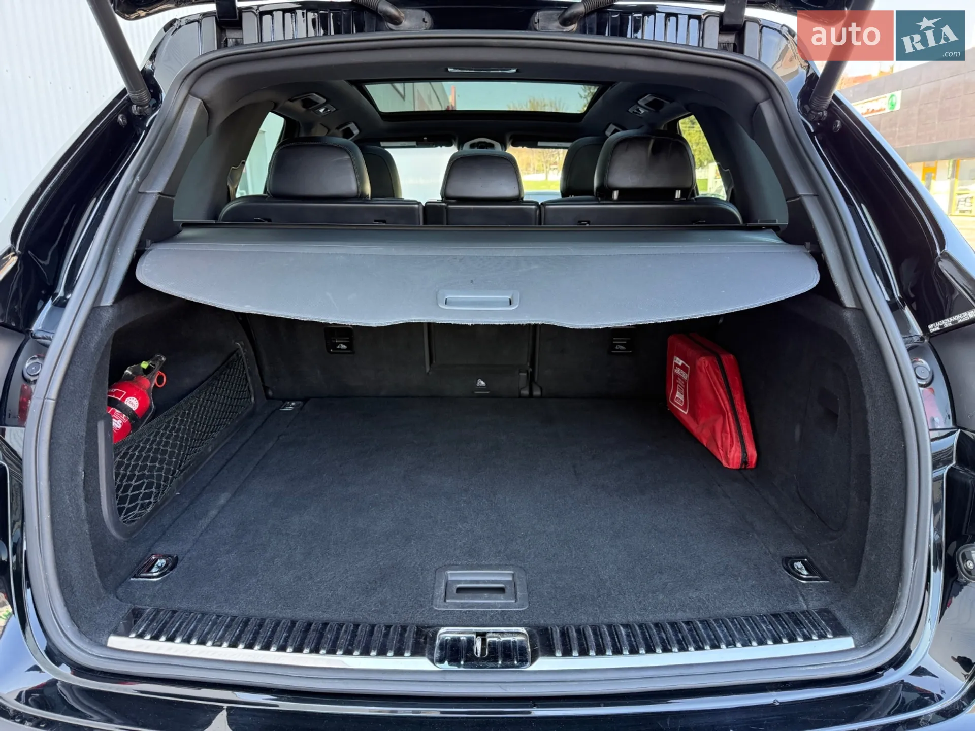 2017 Porsche Cayenne - мініатюра 23