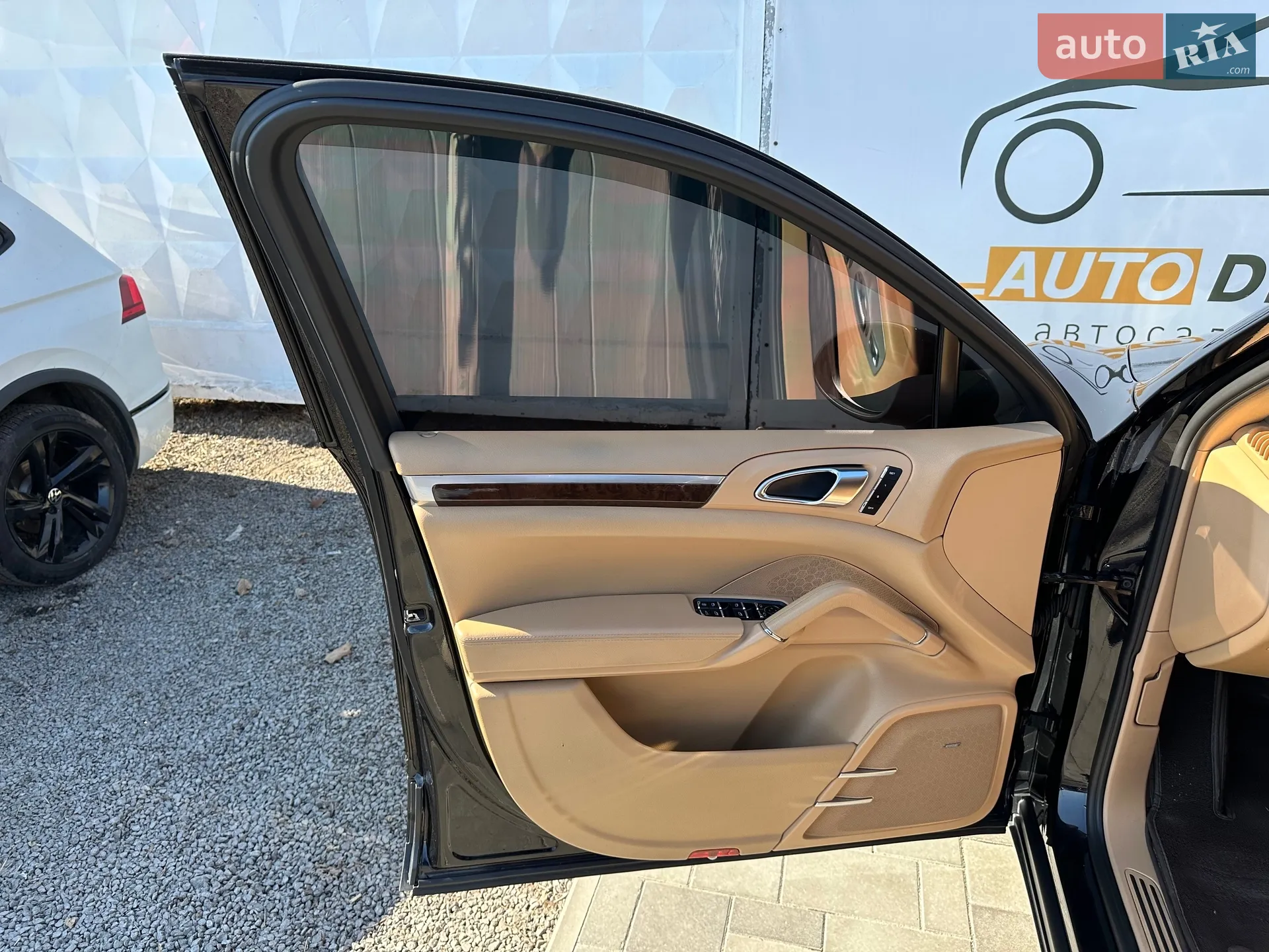 2012 Porsche Cayenne - мініатюра 15