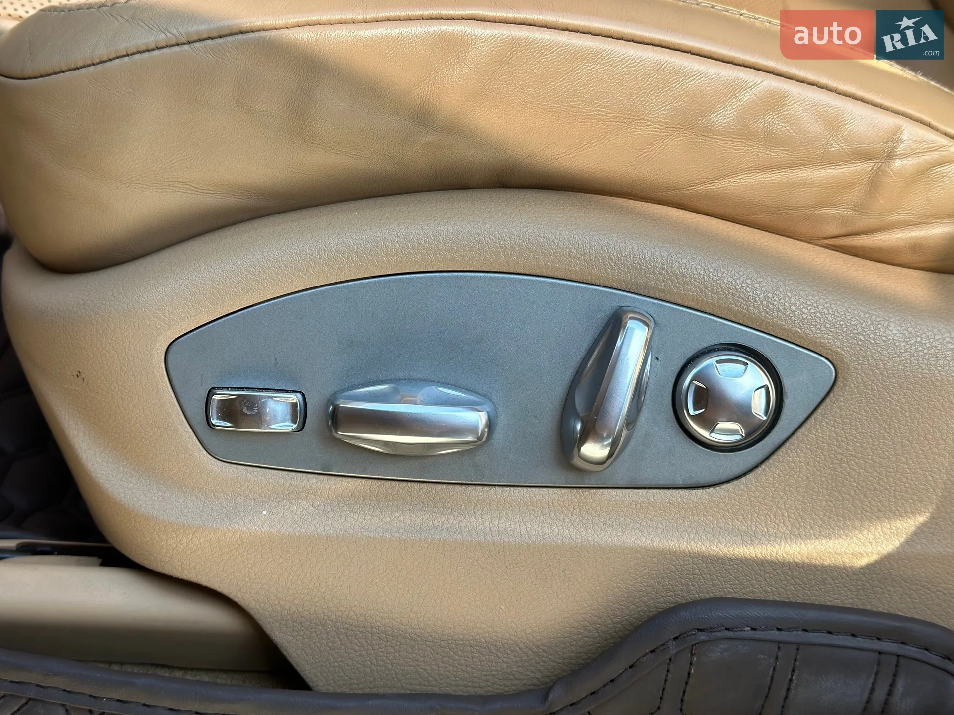 2012 Porsche Cayenne - мініатюра 20