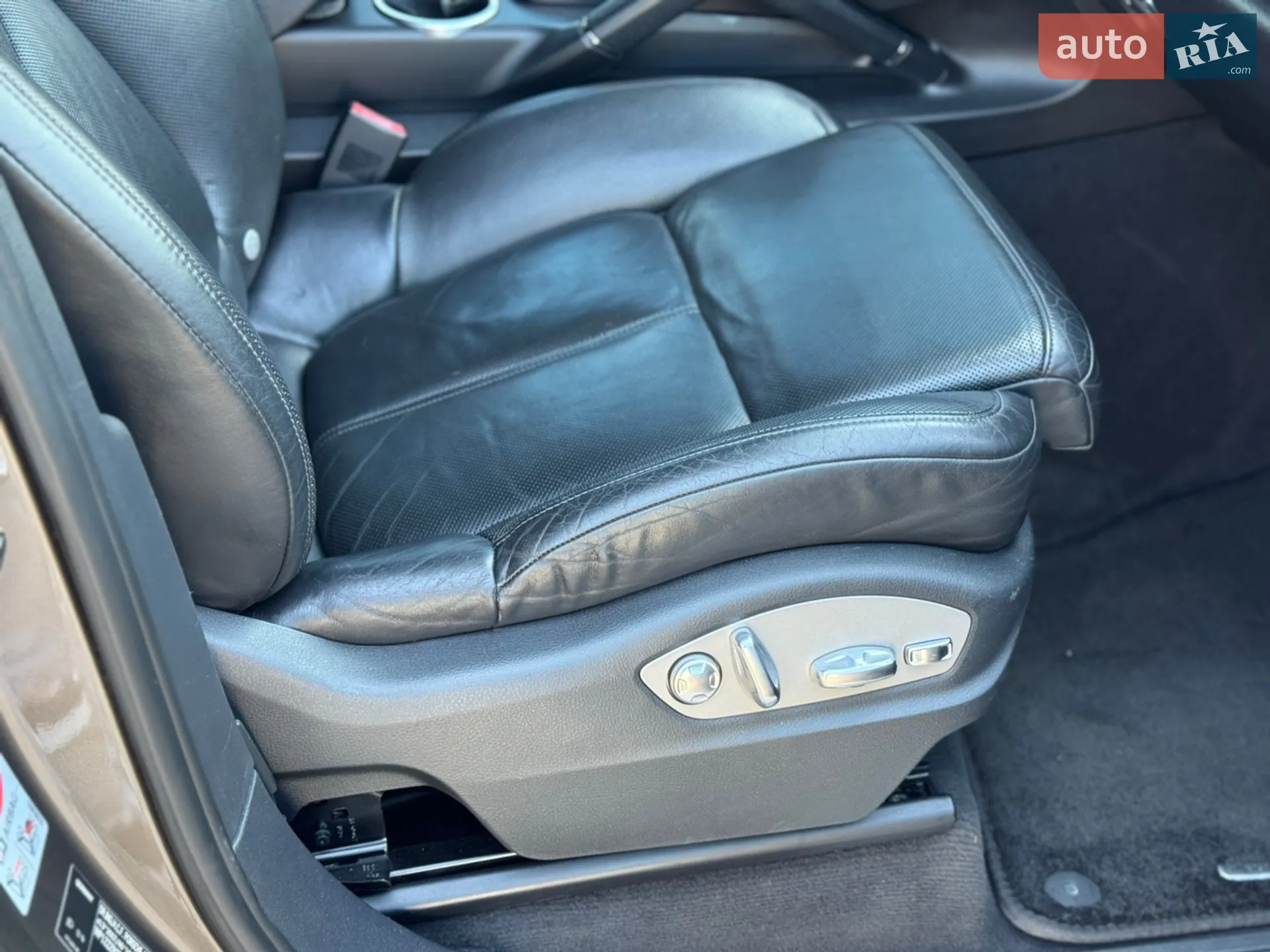 2011 Porsche Cayenne - мініатюра 31