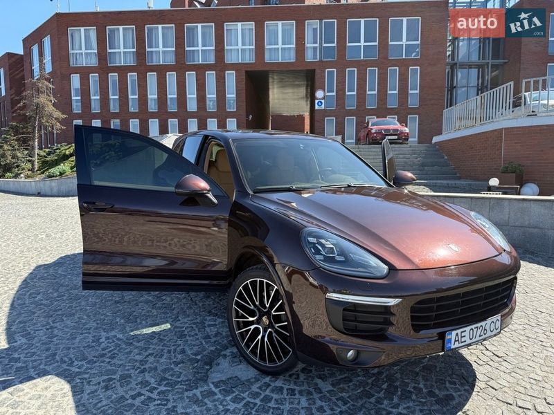 Позашляховик / Кросовер Porsche Cayenne 2016 в Дніпрі