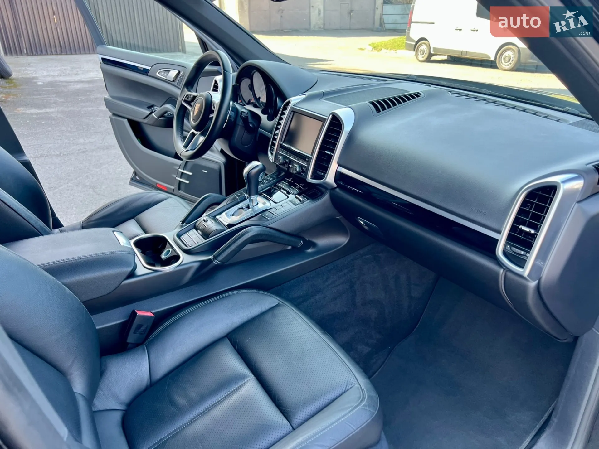 2015 Porsche Cayenne - мініатюра 37