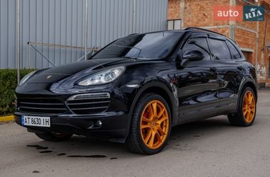 Позашляховик / Кросовер Porsche Cayenne 2011 в Чернівцях