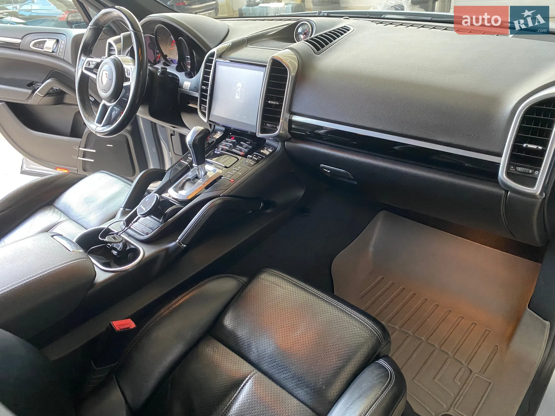 2015 Porsche Cayenne - мініатюра 35