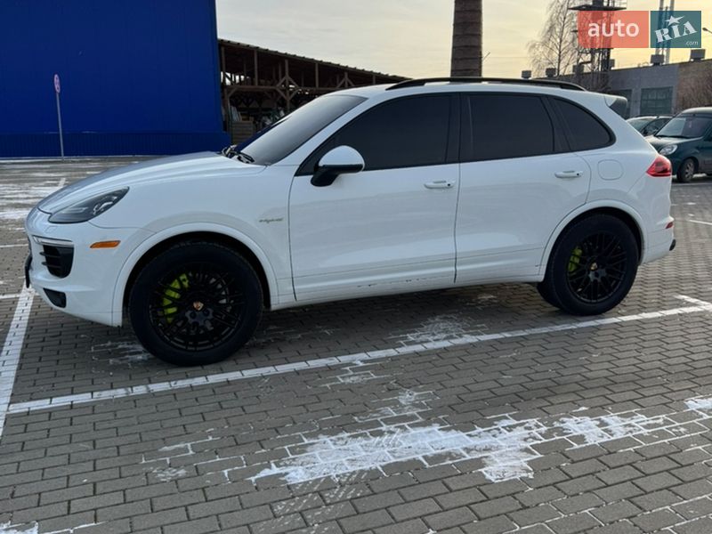 Позашляховик / Кросовер Porsche Cayenne 2017 в Нововолинську