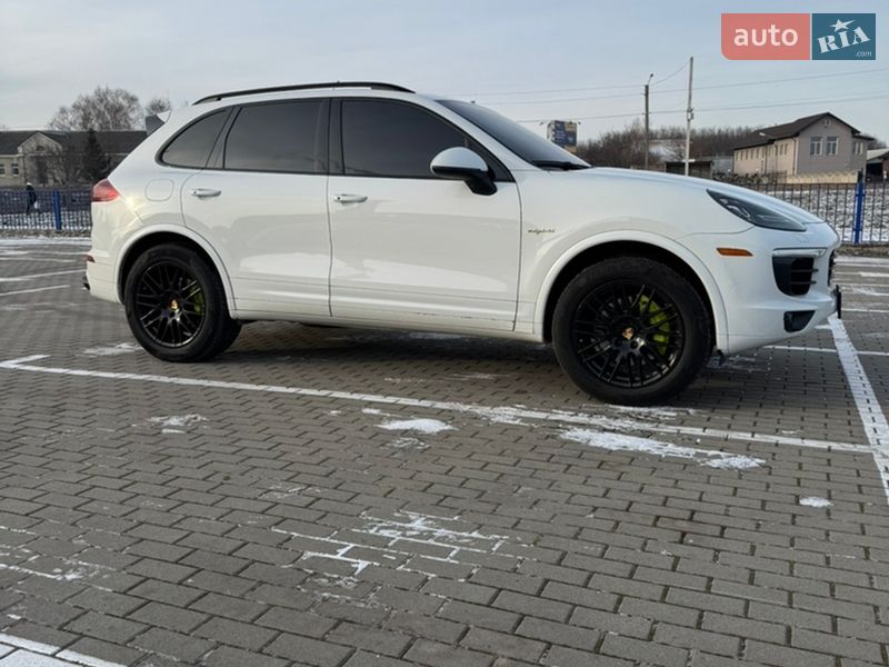 Позашляховик / Кросовер Porsche Cayenne 2017 в Нововолинську
