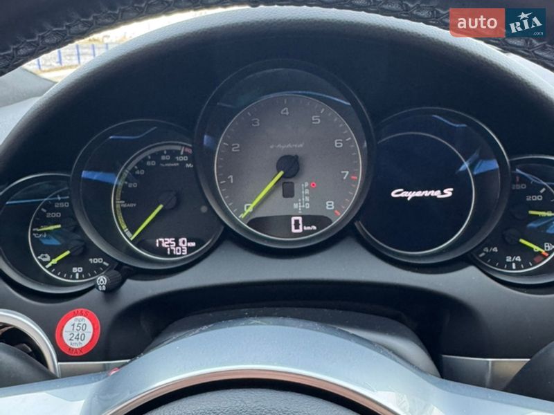 Позашляховик / Кросовер Porsche Cayenne 2017 в Нововолинську