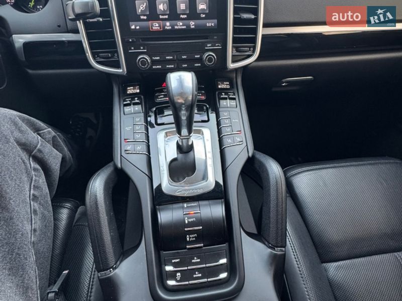 Позашляховик / Кросовер Porsche Cayenne 2017 в Нововолинську