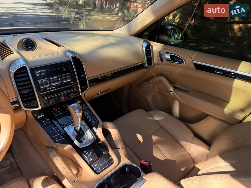Внедорожник / Кроссовер Porsche Cayenne 2015 в Днепре фото 12 Внедорожник / Кроссовер Porsche Cayenne 2015 в Днепре