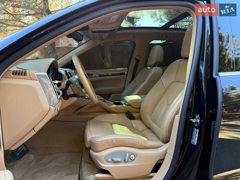 Внедорожник / Кроссовер Porsche Cayenne 2015 в Днепре фото 24 Внедорожник / Кроссовер Porsche Cayenne 2015 в Днепре