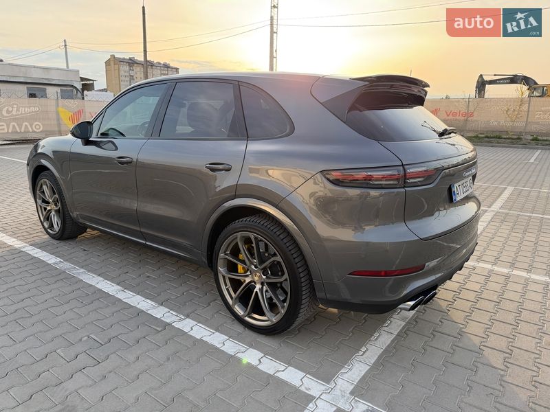 Внедорожник / Кроссовер Porsche Cayenne 2018 в Ивано-Франковске