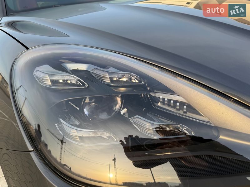 Внедорожник / Кроссовер Porsche Cayenne 2018 в Ивано-Франковске