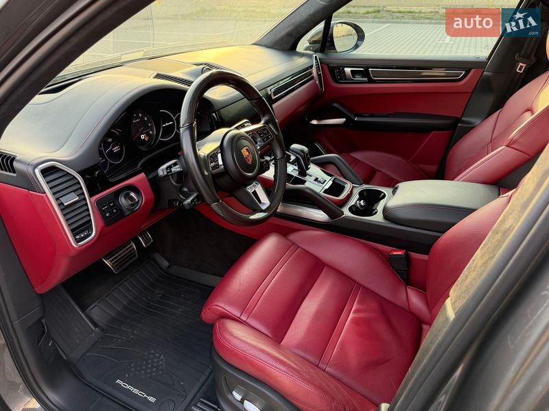 Внедорожник / Кроссовер Porsche Cayenne 2018 в Ивано-Франковске