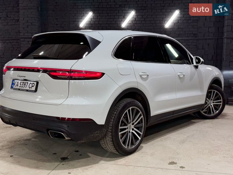 Внедорожник / Кроссовер Porsche Cayenne 2017 в Киеве фото 12 Внедорожник / Кроссовер Porsche Cayenne 2017 в Киеве