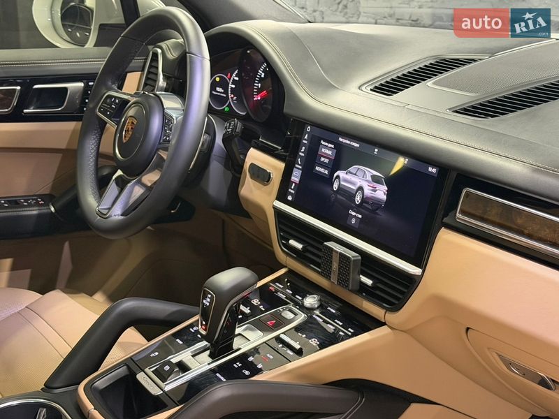 Внедорожник / Кроссовер Porsche Cayenne 2017 в Киеве фото 38 Внедорожник / Кроссовер Porsche Cayenne 2017 в Киеве