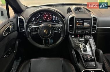 Позашляховик / Кросовер Porsche Cayenne 2015 в Києві