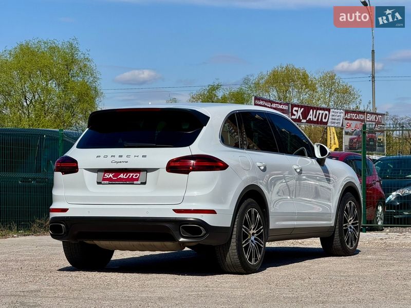 Внедорожник / Кроссовер Porsche Cayenne 2016 в Киеве