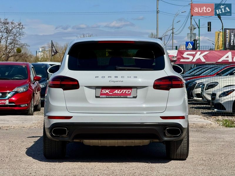 Внедорожник / Кроссовер Porsche Cayenne 2016 в Киеве