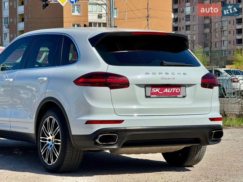 Внедорожник / Кроссовер Porsche Cayenne 2016 в Киеве