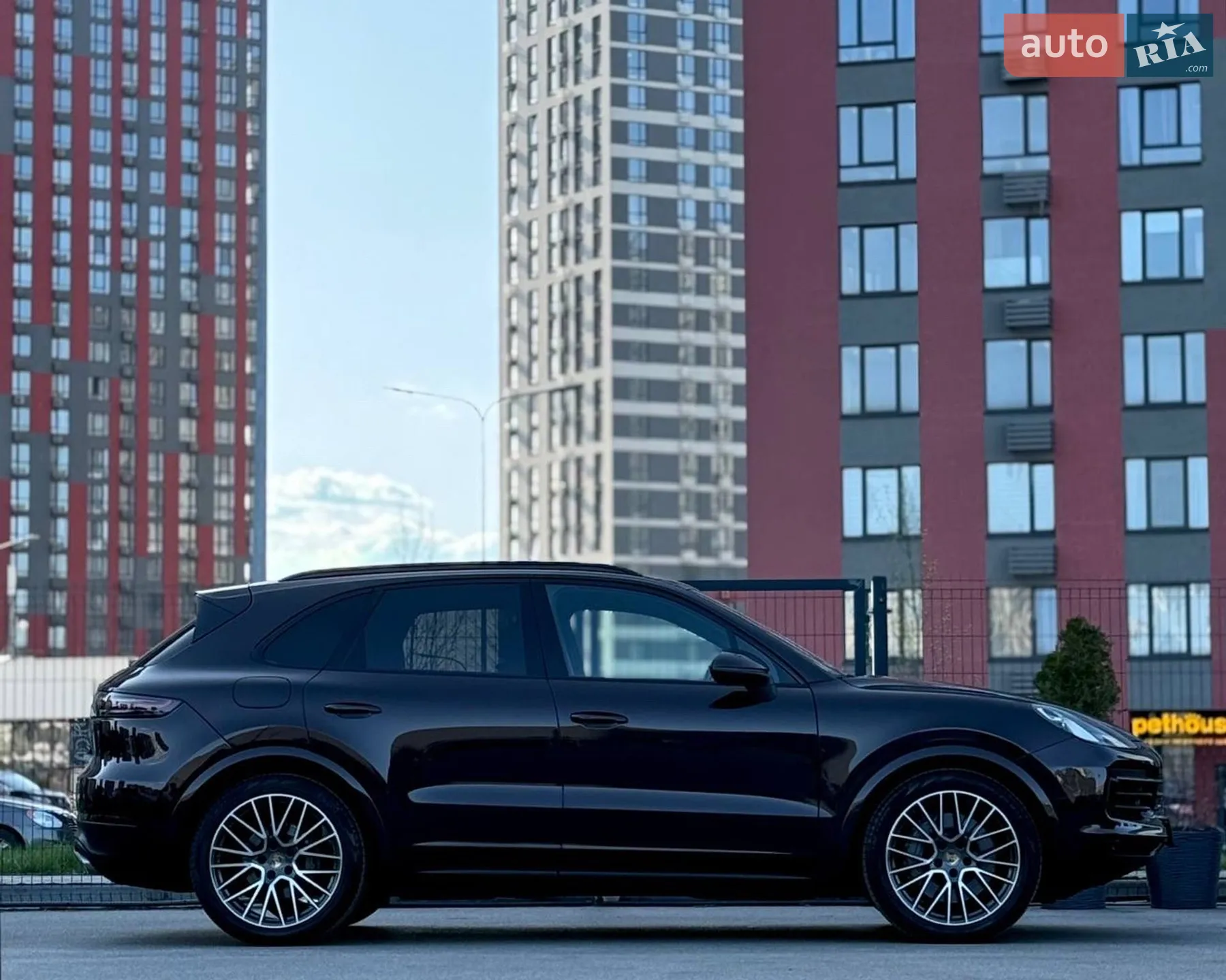 2019 Porsche Cayenne - мініатюра 8