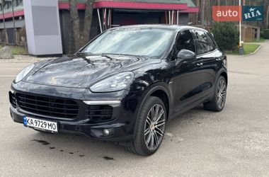 Позашляховик / Кросовер Porsche Cayenne 2015 в Києві