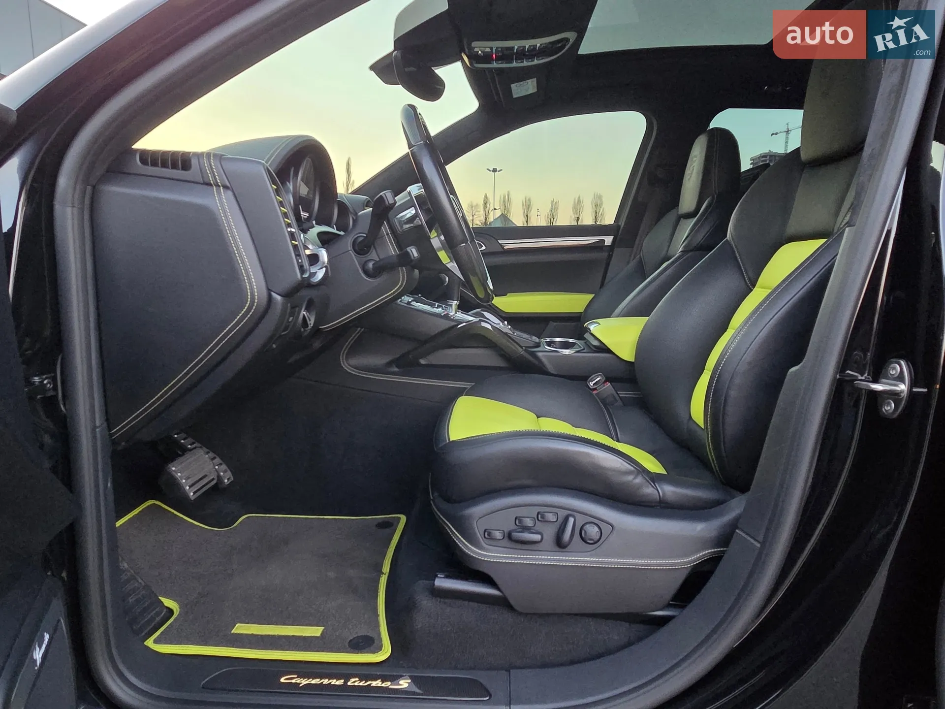 2015 Porsche Cayenne - мініатюра 18