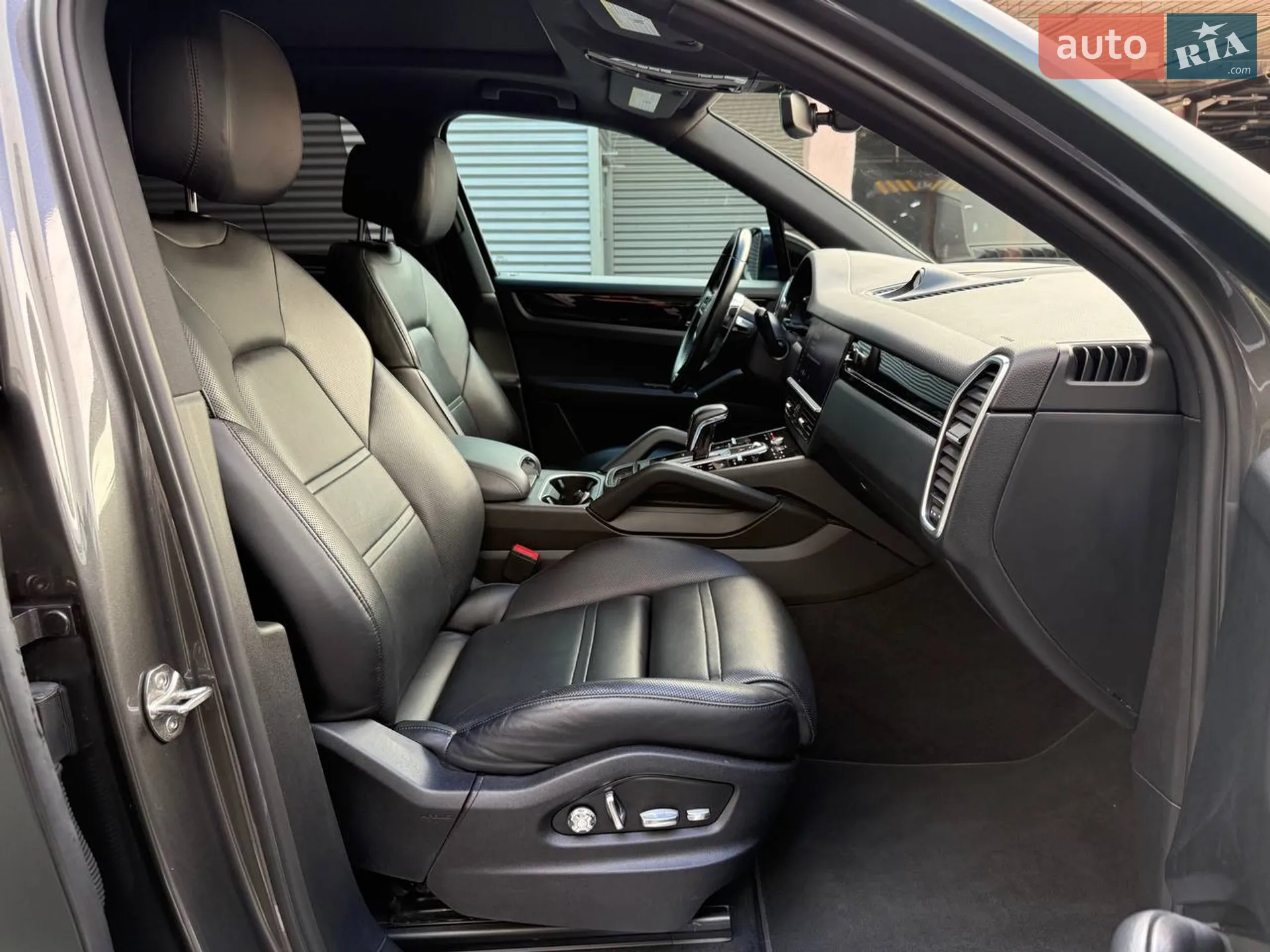 2019 Porsche Cayenne - мініатюра 5