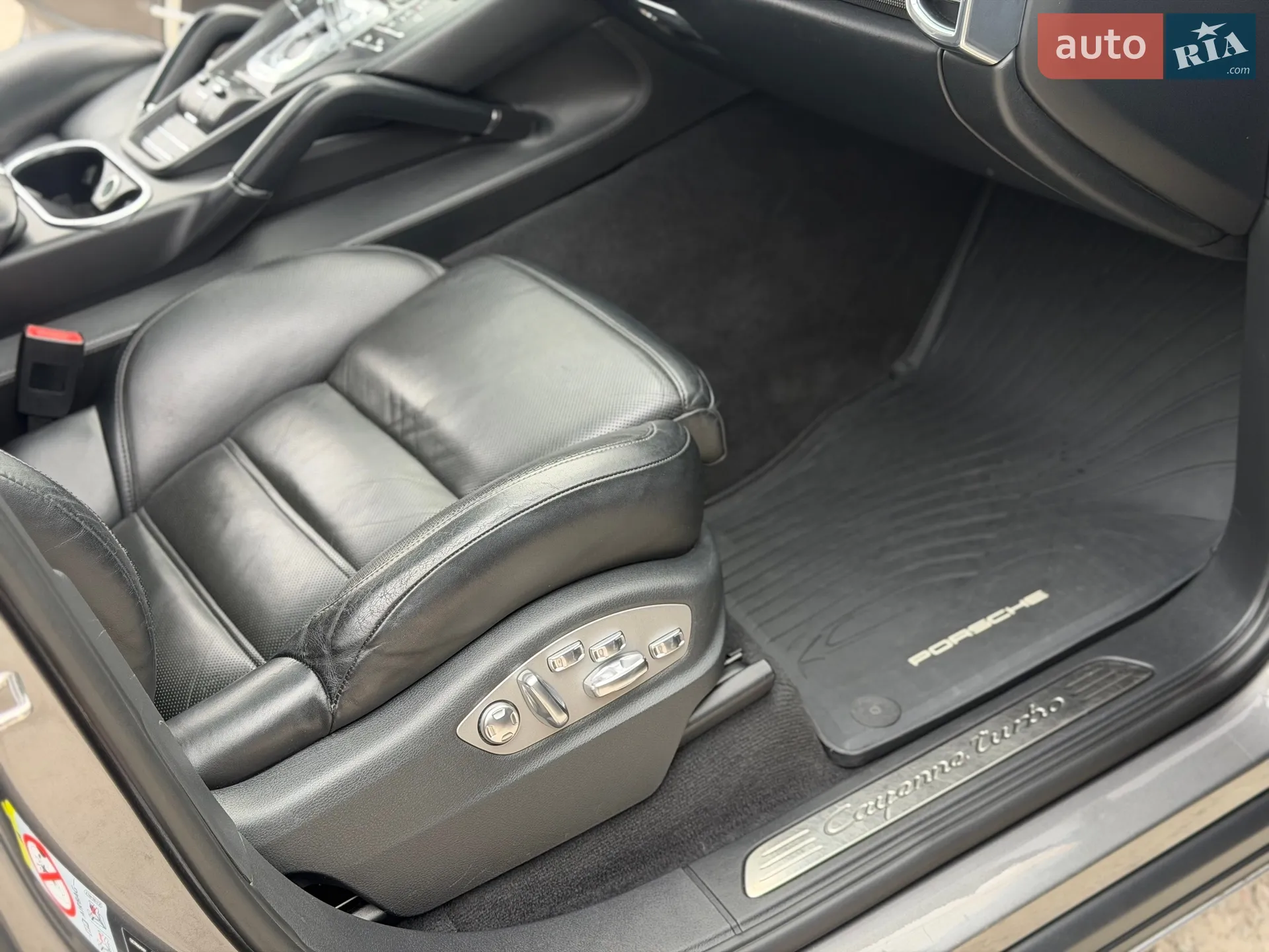 2011 Porsche Cayenne - мініатюра 18