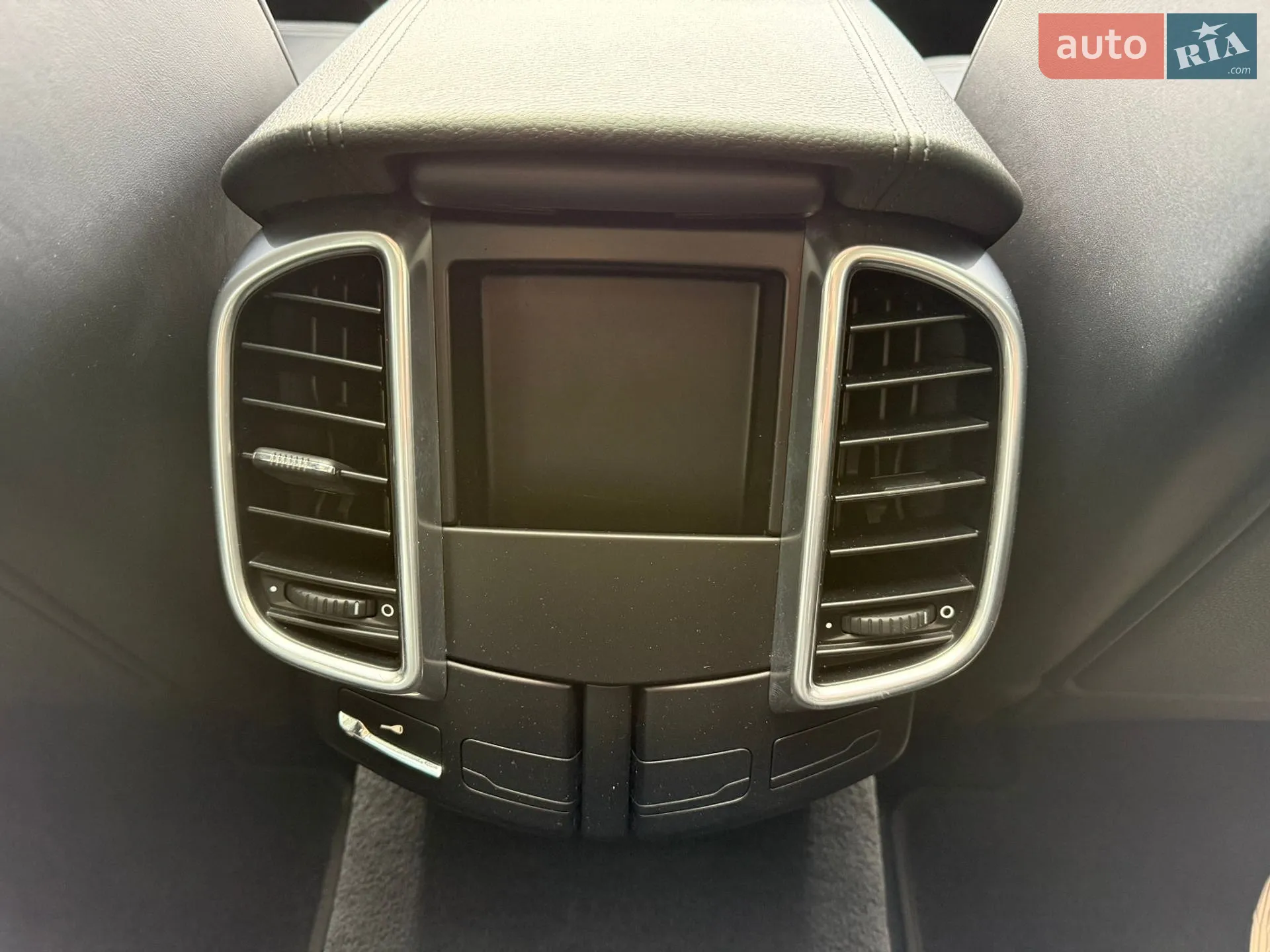 2011 Porsche Cayenne - мініатюра 21