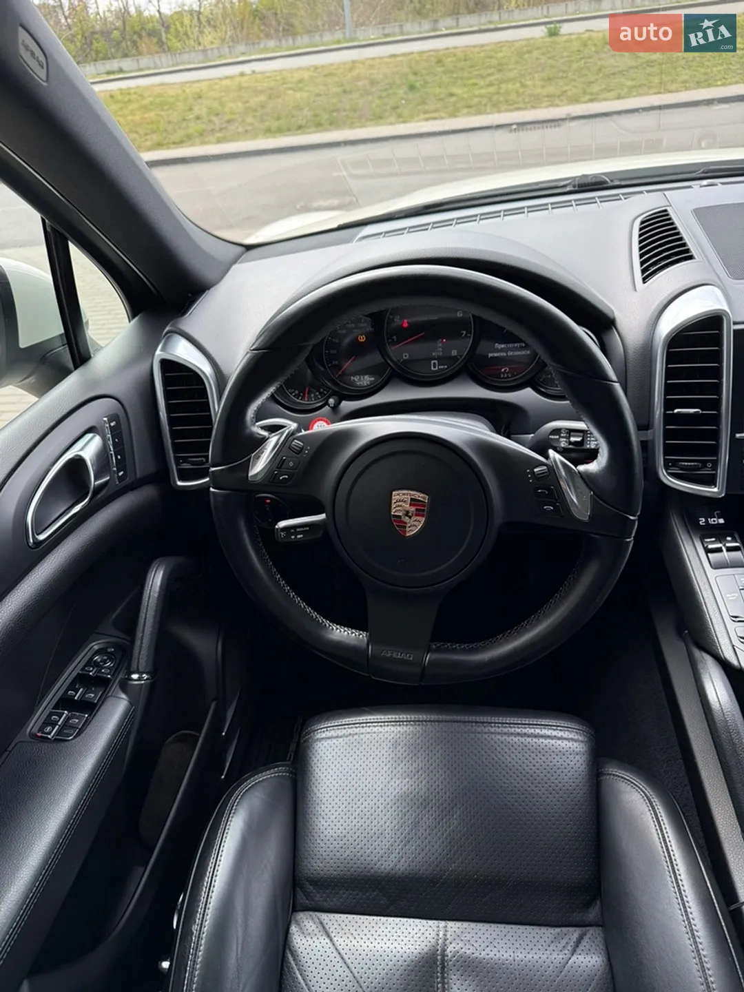 2011 Porsche Cayenne - мініатюра 23