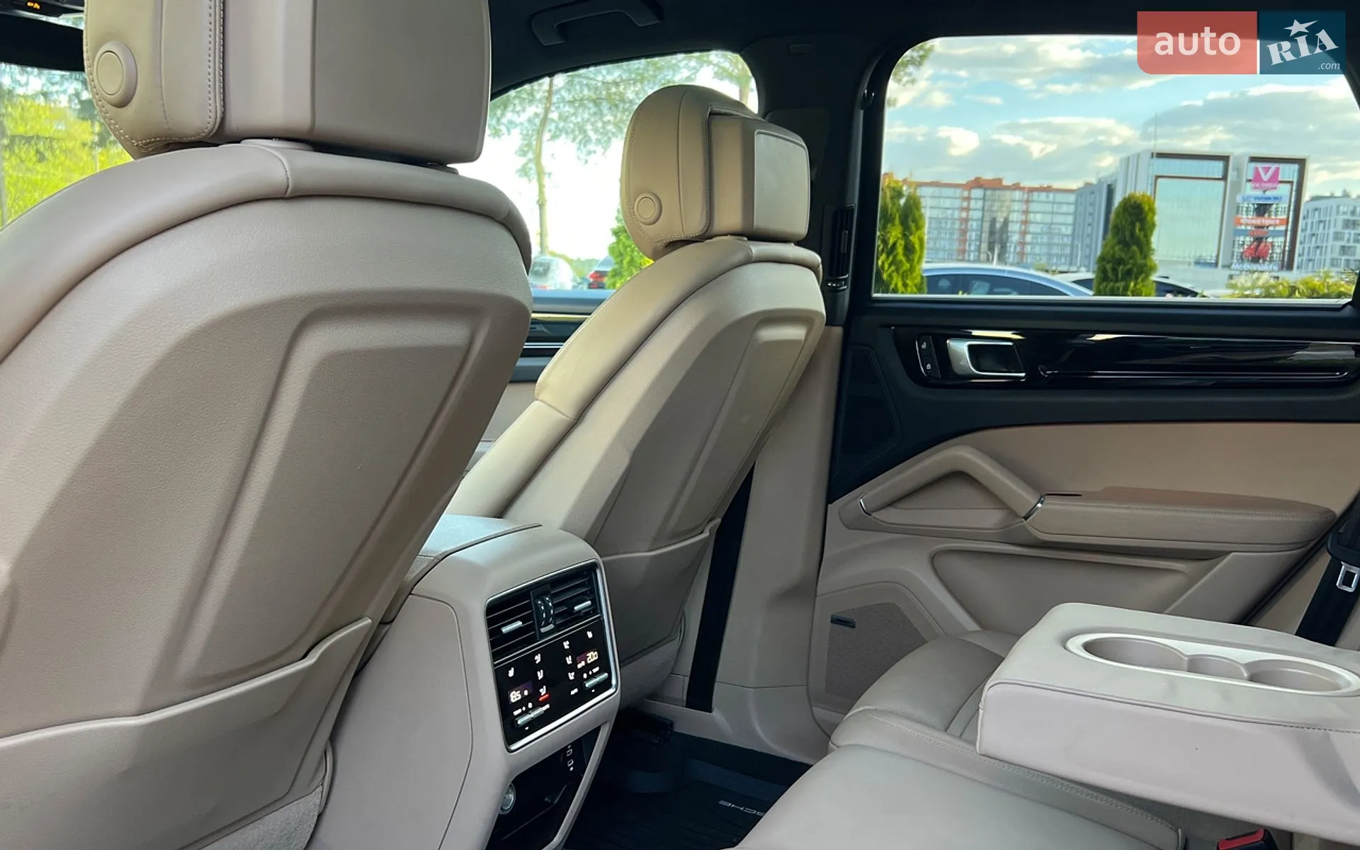 2022 Porsche Cayenne - мініатюра 28