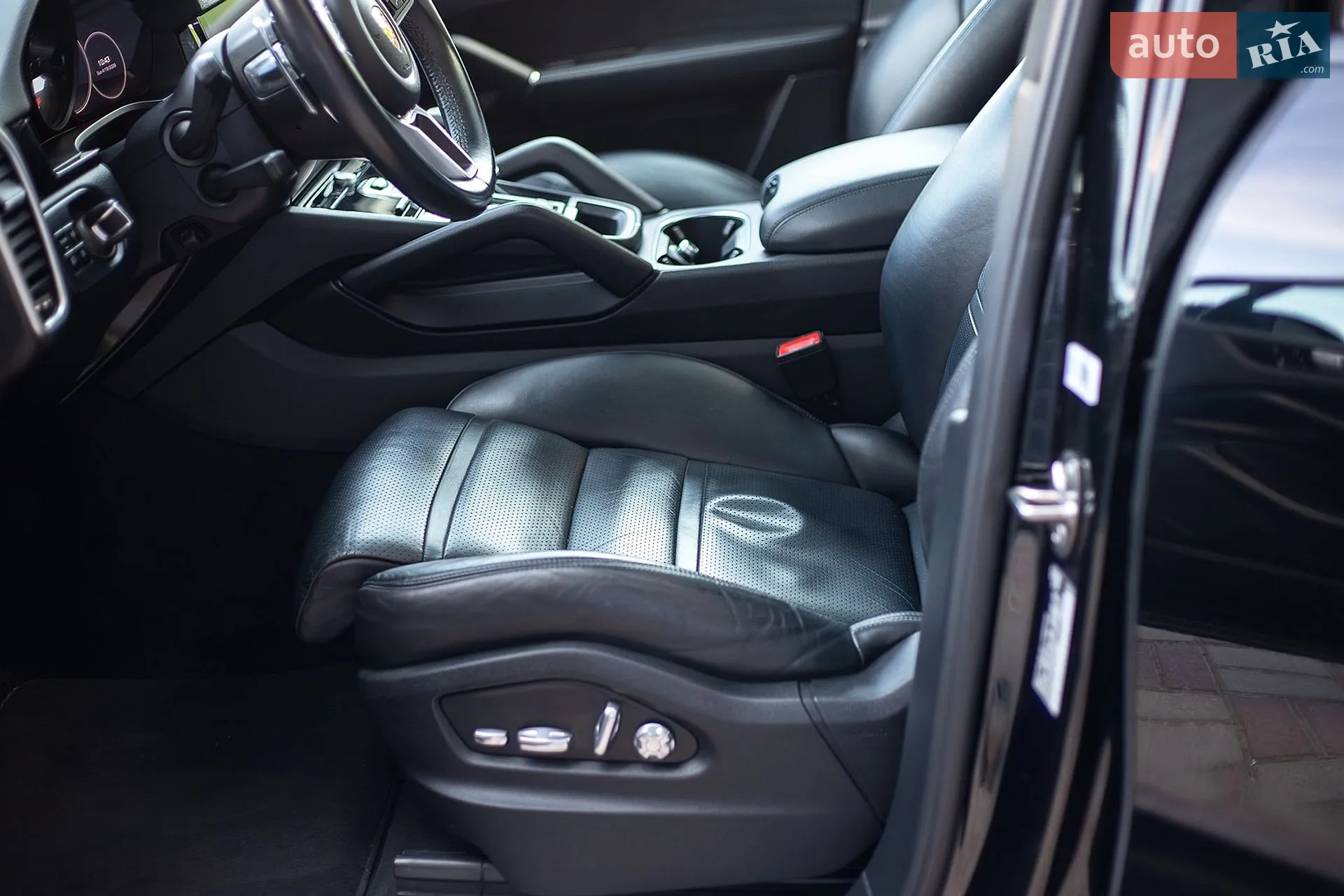 2018 Porsche Cayenne - мініатюра 12
