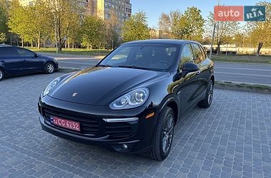 Внедорожник / Кроссовер Porsche Cayenne 2016 в Львове