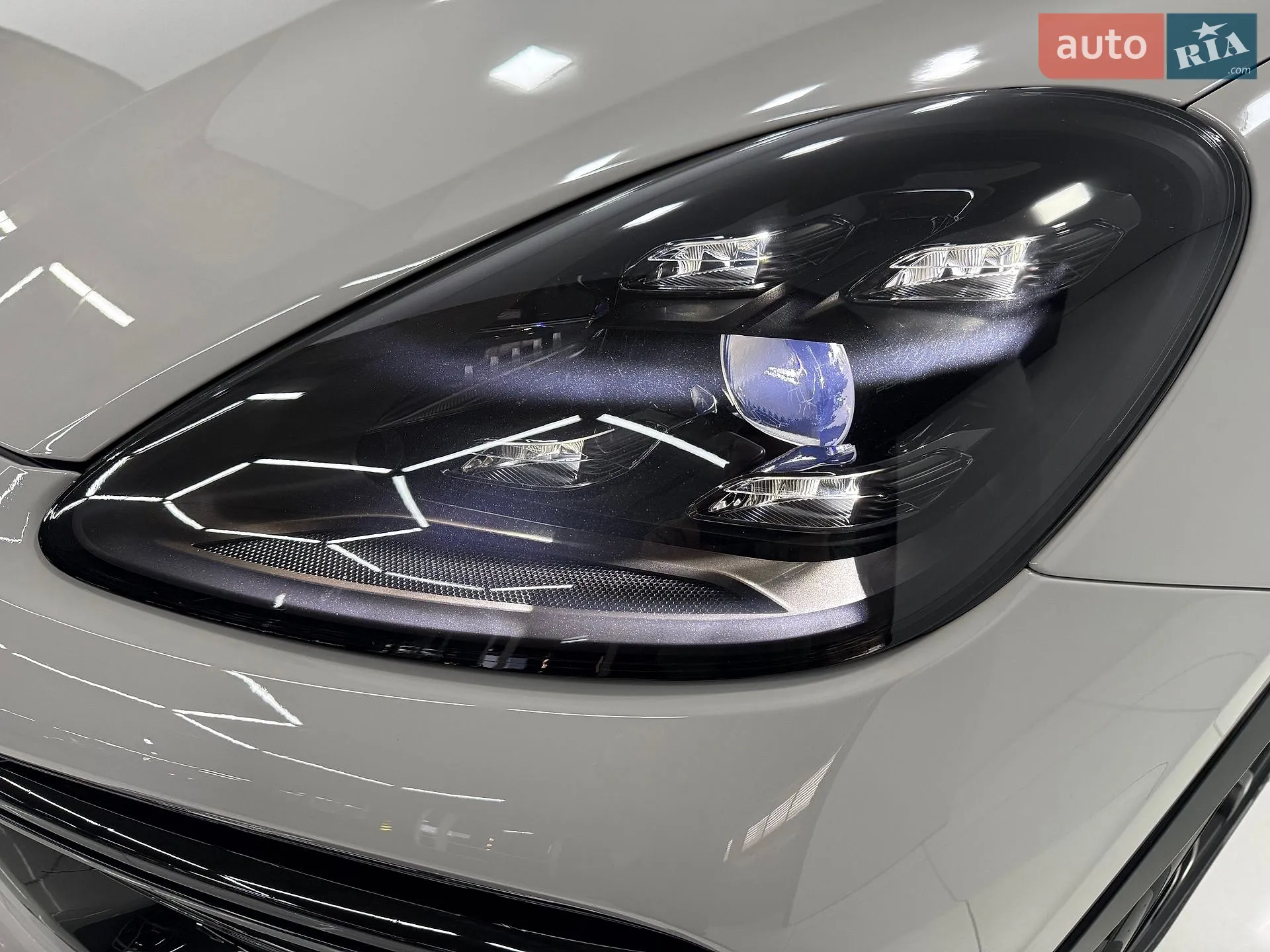 2019 Porsche Cayenne - мініатюра 25