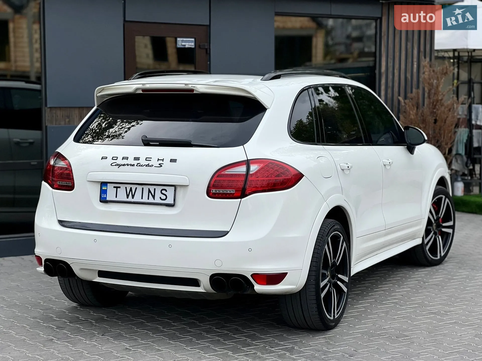 2011 Porsche Cayenne - мініатюра 4