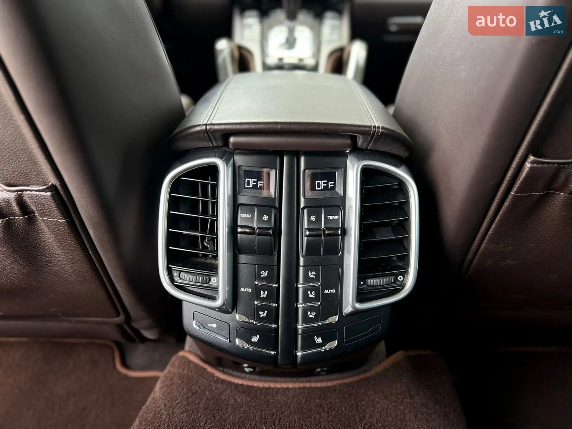 2011 Porsche Cayenne - мініатюра 26