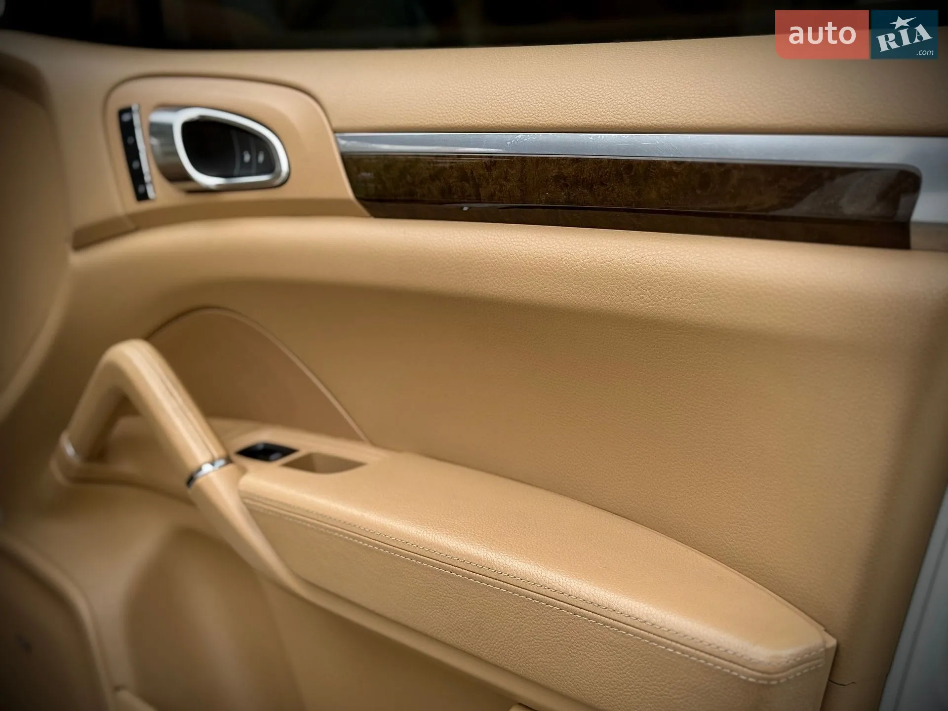 2012 Porsche Cayenne - мініатюра 24