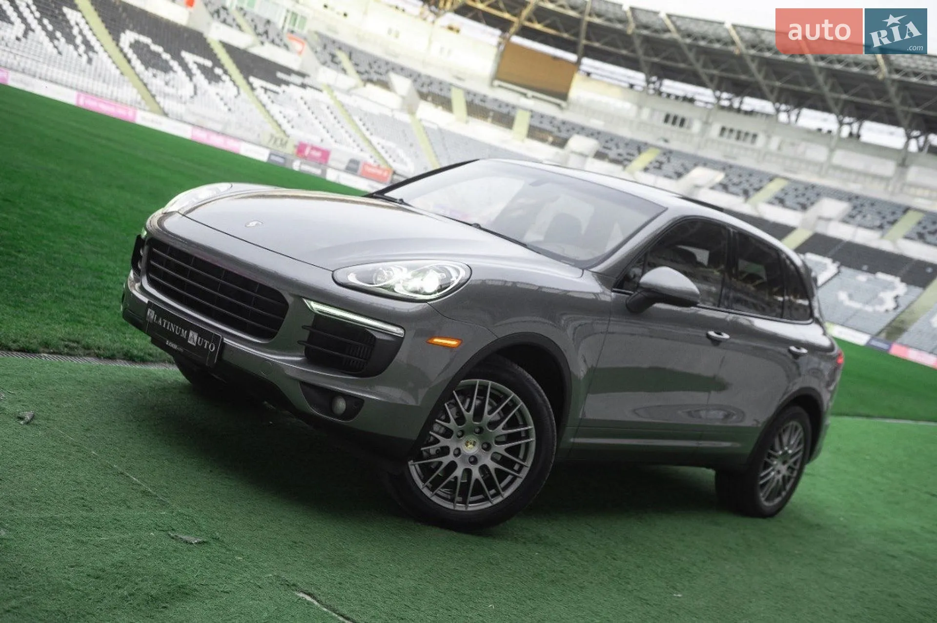 2016 Porsche Cayenne - мініатюра 11