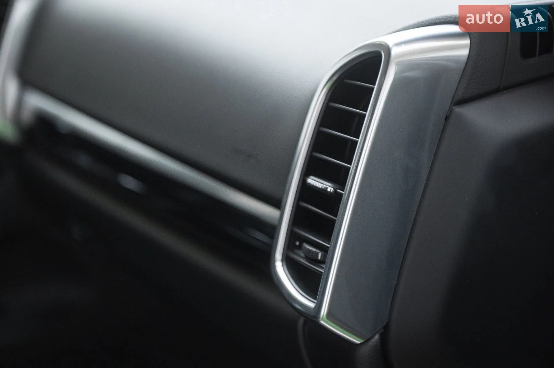 2016 Porsche Cayenne - мініатюра 29