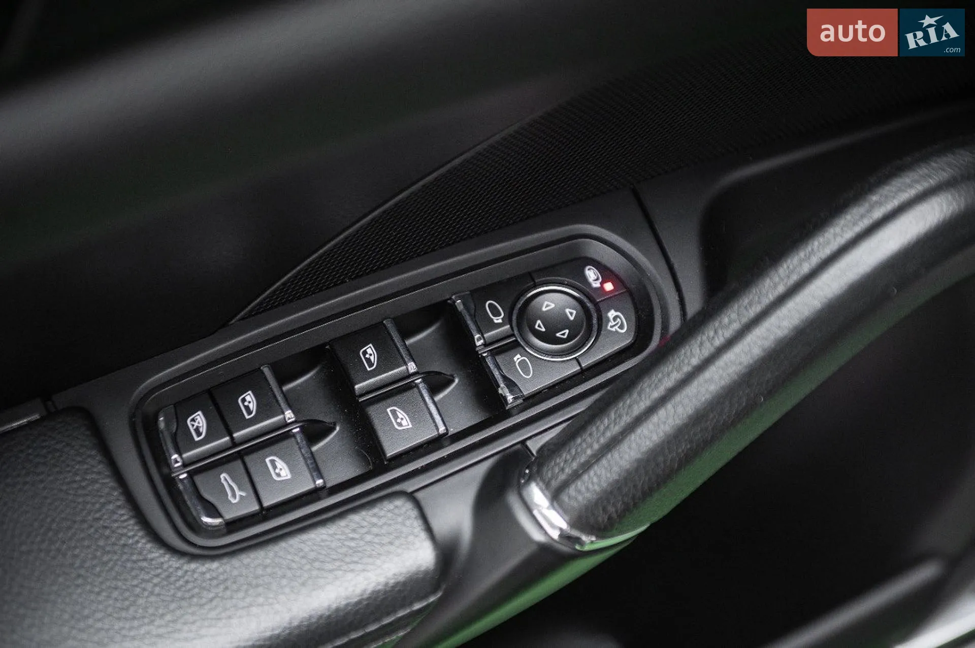 2016 Porsche Cayenne - мініатюра 35