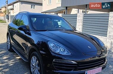 Позашляховик / Кросовер Porsche Cayenne 2013 в Чернівцях