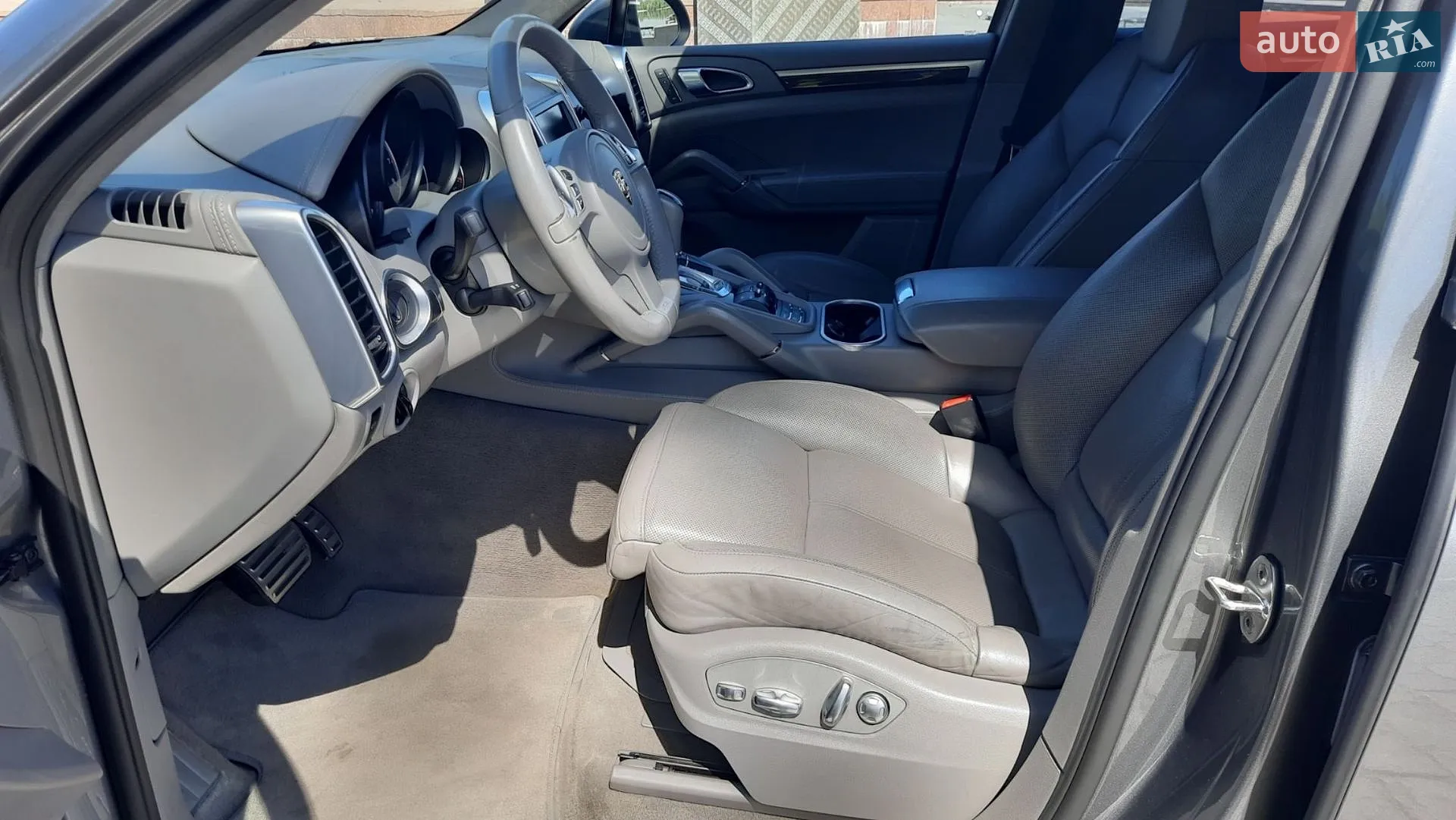 2011 Porsche Cayenne - мініатюра 12